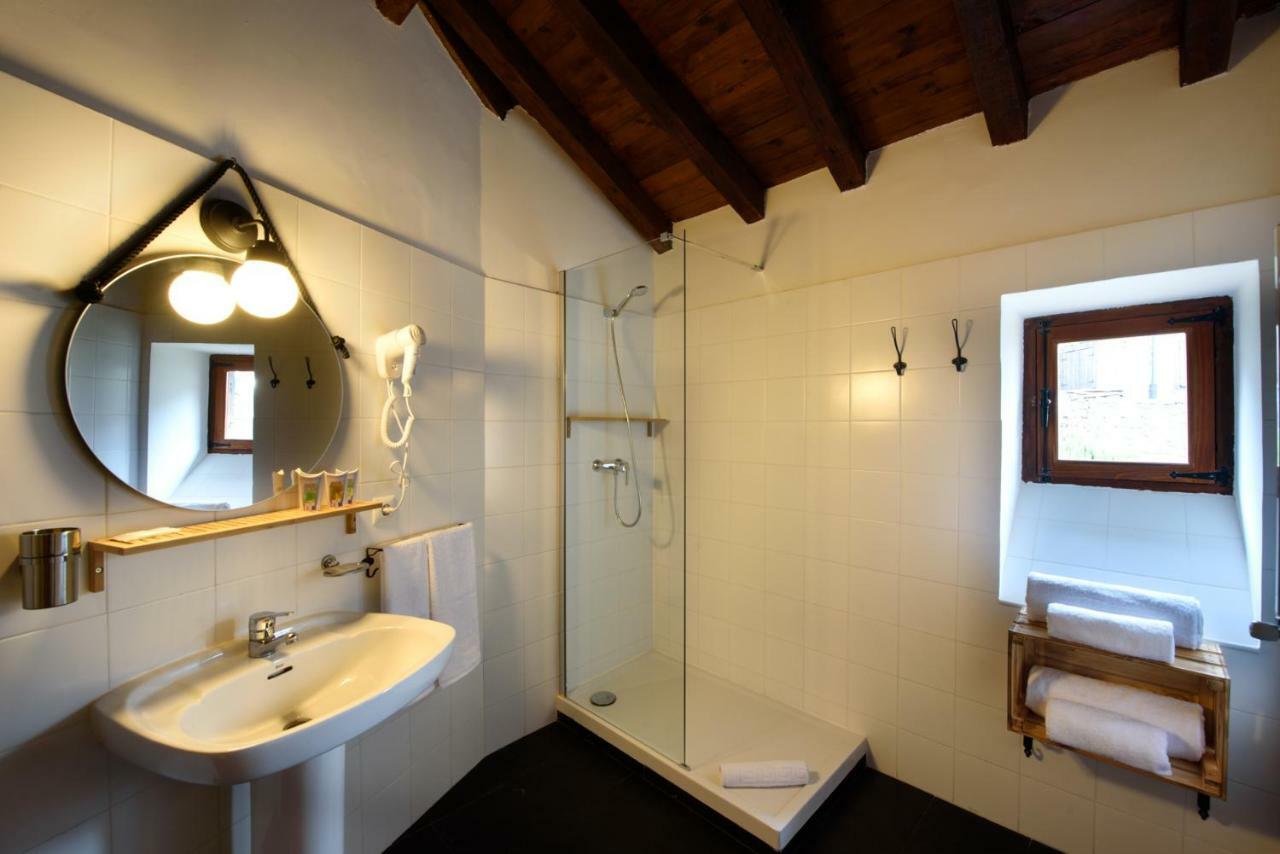 Hotel Papamoscas ลาอิรวยลา ภายนอก รูปภาพ